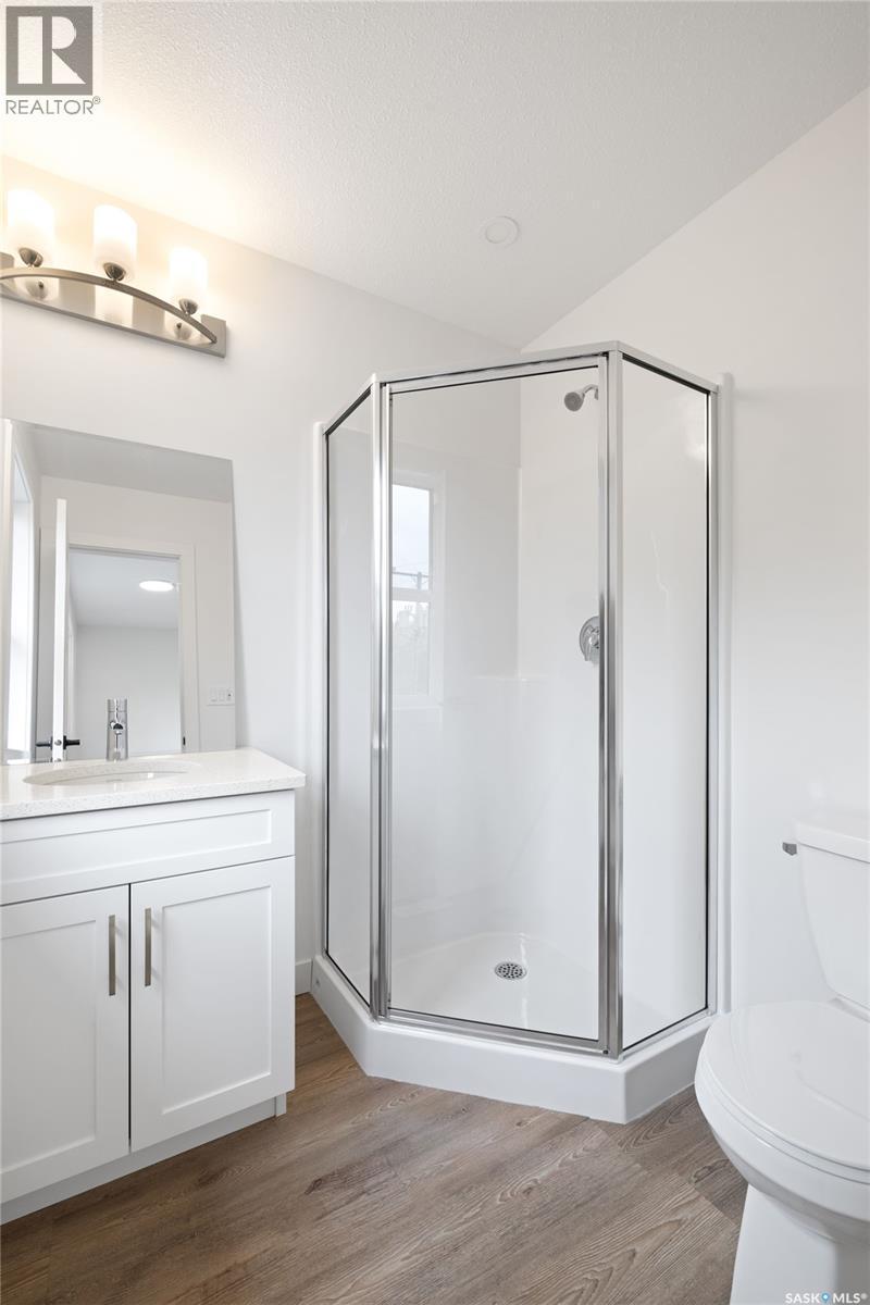 75 3Rd Avenue, Lumsden, SK - Indoor Photo Showing Bathroom