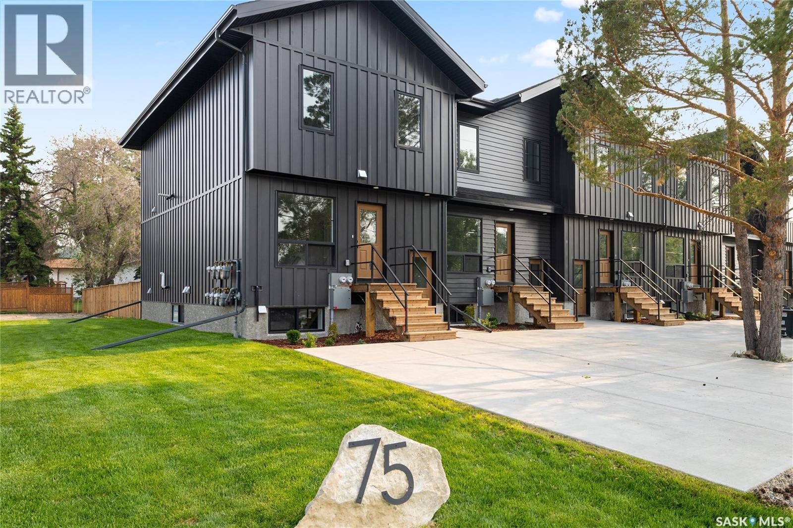 75 3Rd Avenue, Lumsden, SK - Outdoor