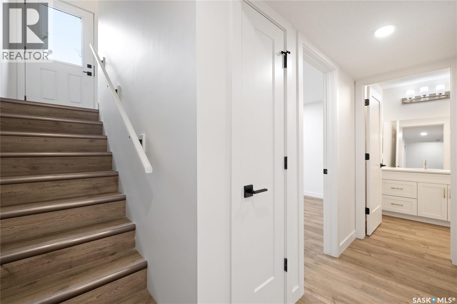 75 3Rd Avenue, Lumsden, SK - Indoor Photo Showing Other Room