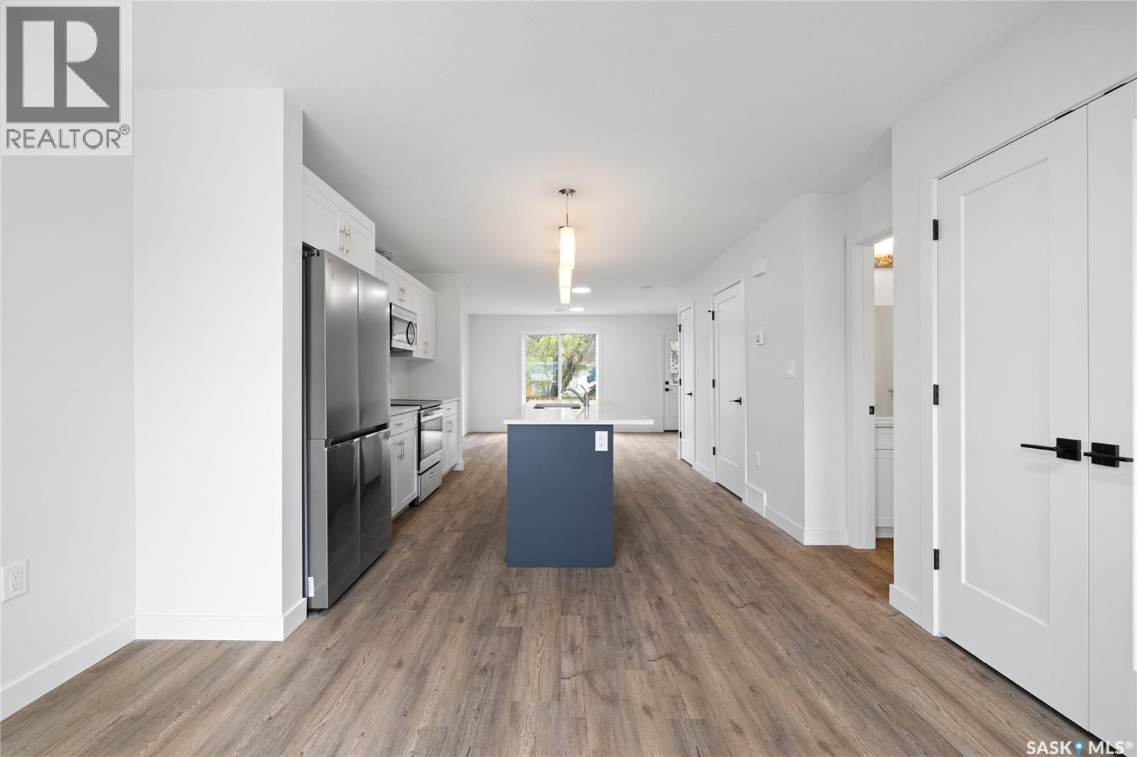 75 3Rd Avenue, Lumsden, SK - Indoor