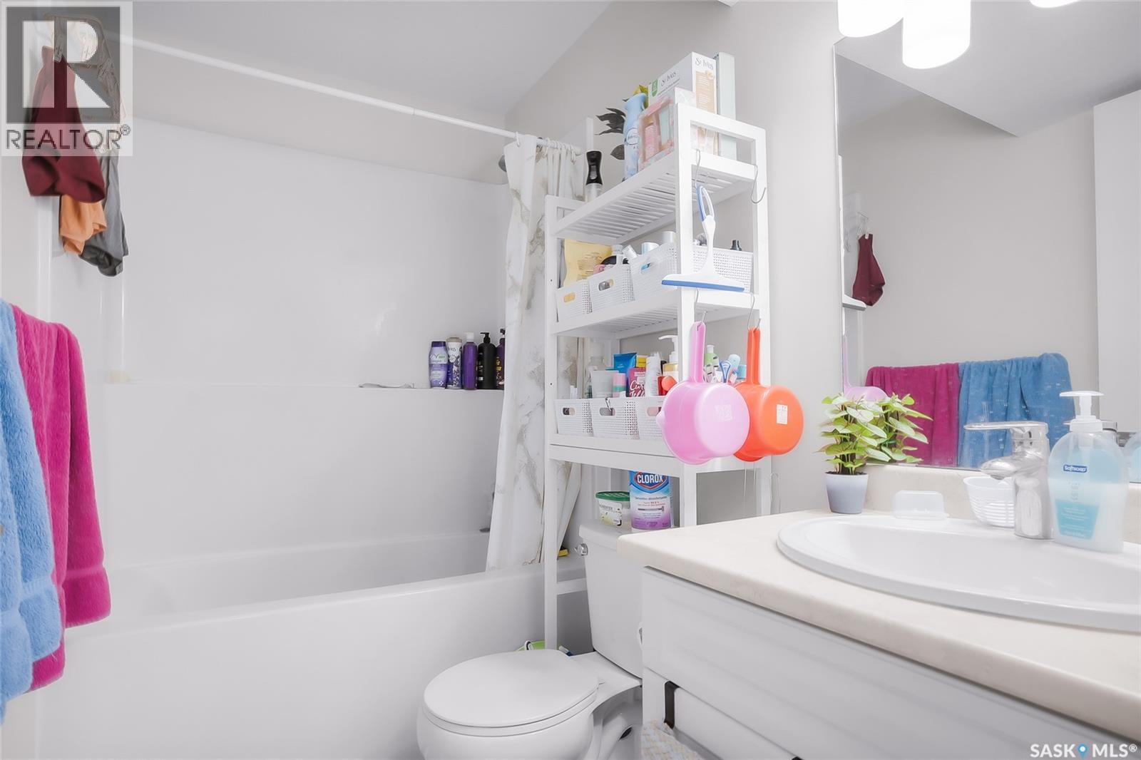 170 East Hampton Boulevard, Saskatoon, SK - Indoor Photo Showing Bathroom