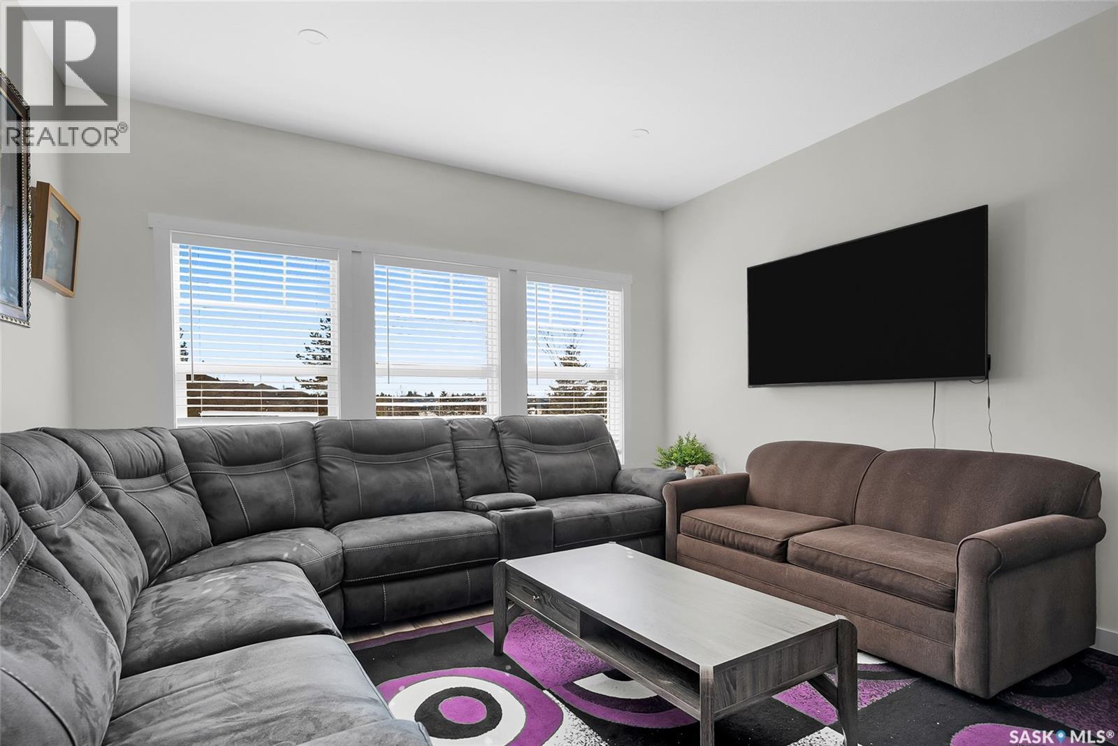 170 East Hampton Boulevard, Saskatoon, SK - Indoor Photo Showing Living Room