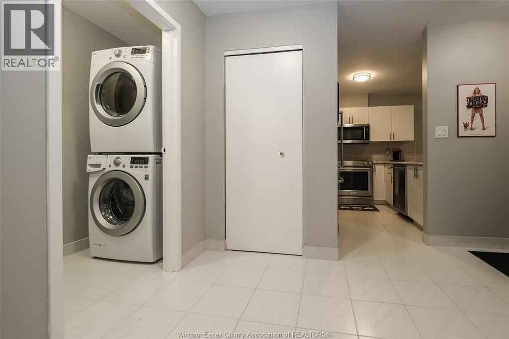 540 Ouellette Unit# 3F, Windsor, ON - Indoor Photo Showing Laundry Room