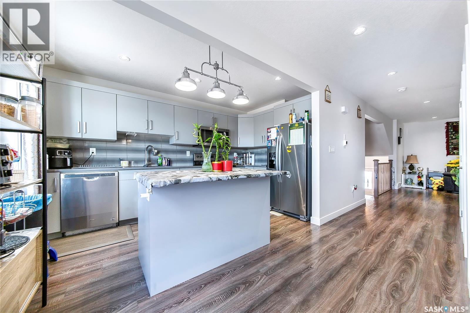 4166 Diefenbaker Drive, Saskatoon, SK - Indoor Photo Showing Kitchen With Upgraded Kitchen