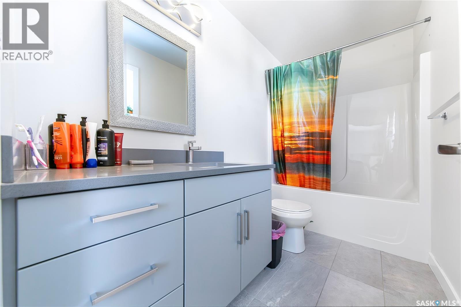 4166 Diefenbaker Drive, Saskatoon, SK - Indoor Photo Showing Bathroom