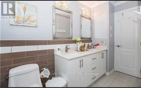 4154 Beacon Lane, Mississauga, ON - Indoor Photo Showing Bathroom