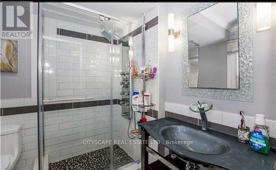 4154 Beacon Lane, Mississauga, ON - Indoor Photo Showing Bathroom