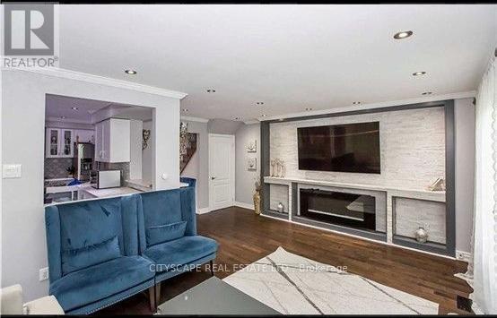 4154 Beacon Lane, Mississauga, ON - Indoor Photo Showing Living Room With Fireplace