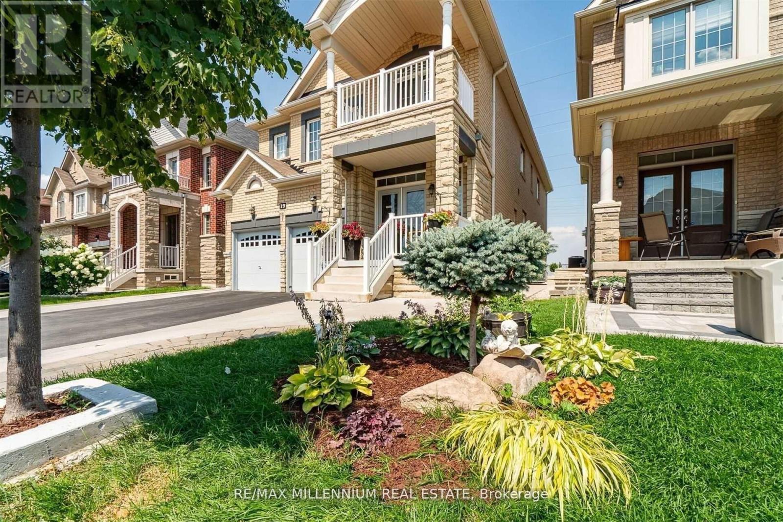 19 Durango Drive, Brampton, ON - Outdoor With Balcony With Facade