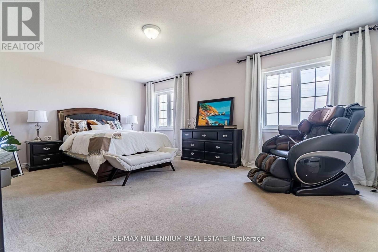 19 Durango Drive, Brampton, ON - Indoor Photo Showing Bedroom