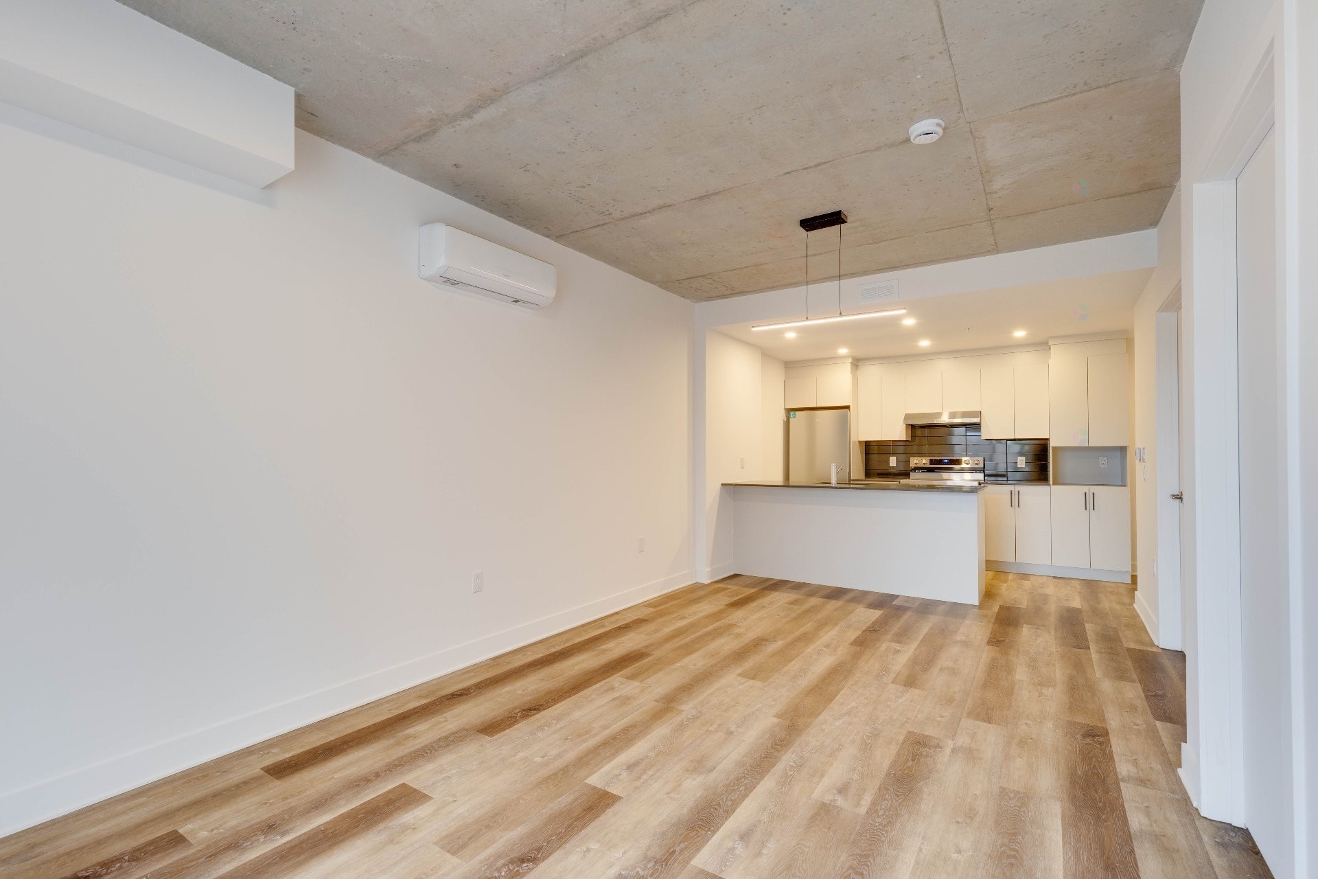 Salle à manger - 314-1620 Boul. De La Côte-Vertu, Montréal (Saint-Laurent), QC - Indoor Photo Showing Kitchen