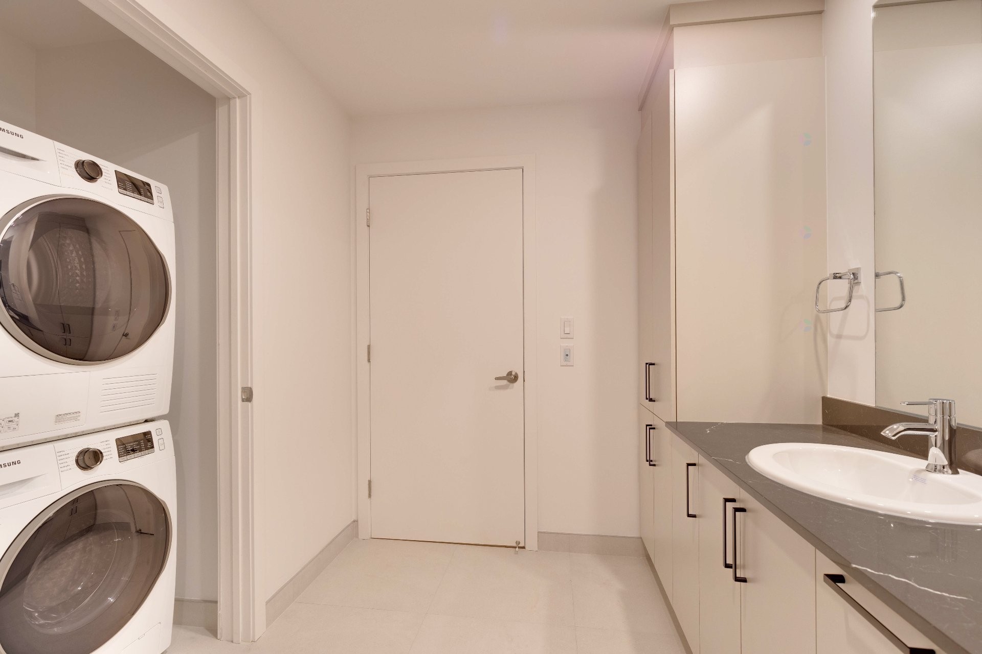 Bathroom - 201-1620 Boul. De La Côte-Vertu, Montréal (Saint-Laurent), QC - Indoor Photo Showing Laundry Room