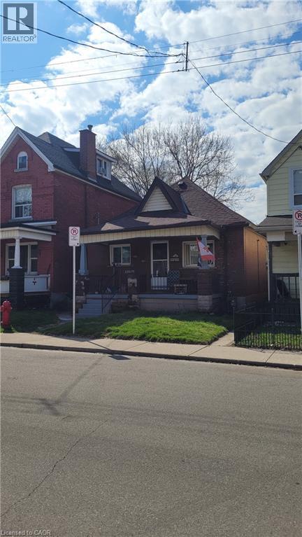 121 Gibson Avenue, Hamilton, ON - Outdoor With Deck Patio Veranda