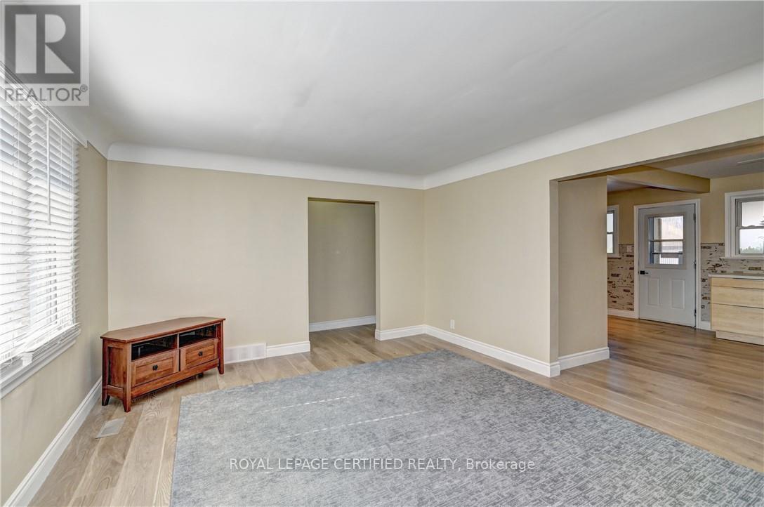 476 Prospect Avenue, Kitchener, ON - Indoor Photo Showing Other Room