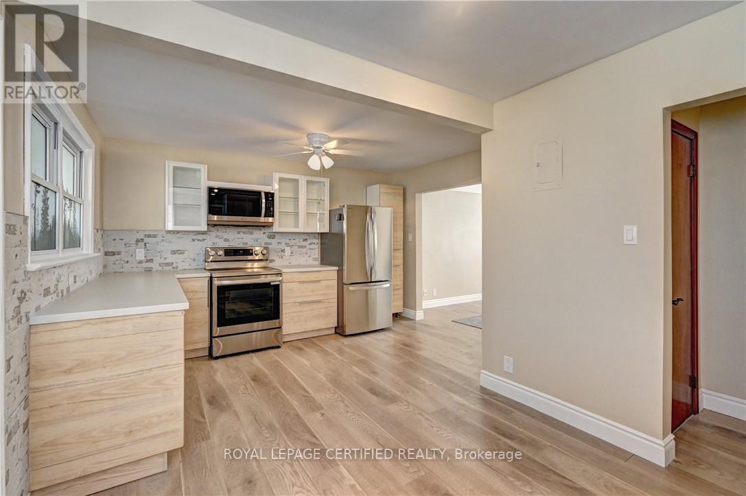 476 Prospect Avenue, Kitchener, ON - Indoor Photo Showing Kitchen