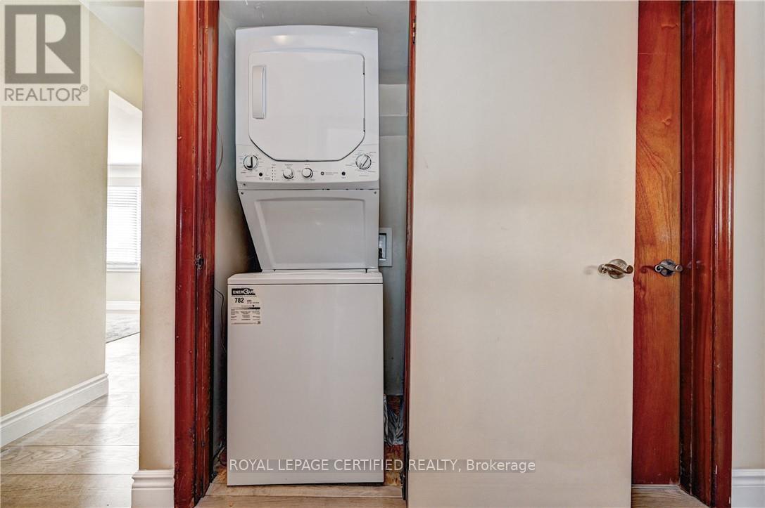 476 Prospect Avenue, Kitchener, ON - Indoor Photo Showing Laundry Room