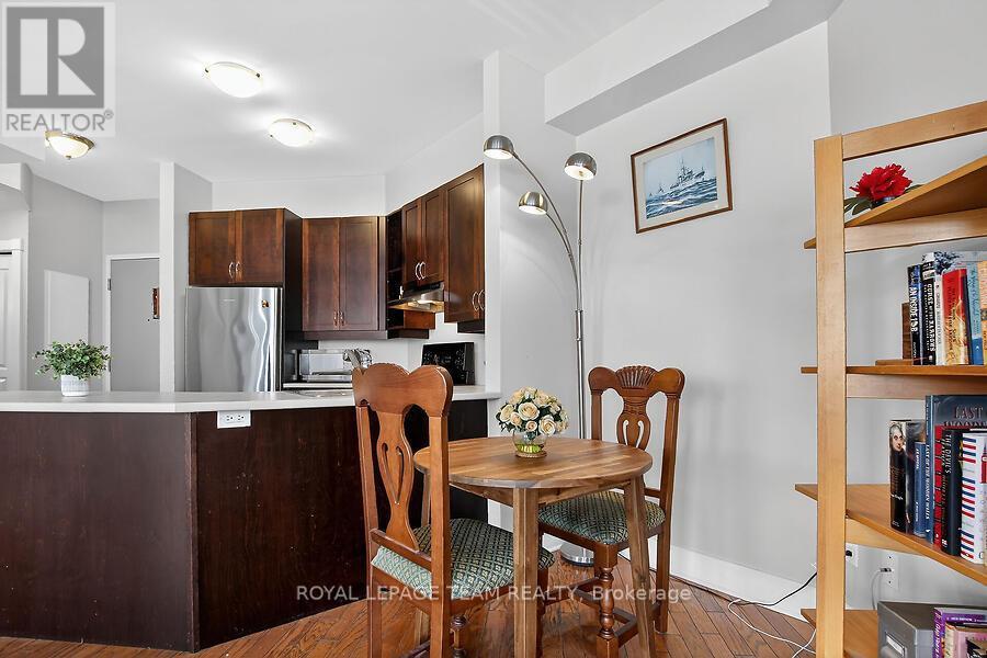 B204 - 124 Guigues Avenue, Ottawa, ON - Indoor Photo Showing Dining Room