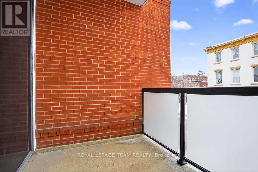 B204 - 124 Guigues Avenue, Ottawa, ON - Outdoor With Exterior