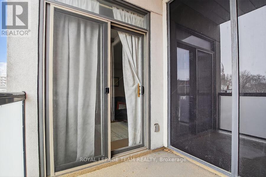 B204 - 124 Guigues Avenue, Ottawa, ON - With Balcony With Exterior