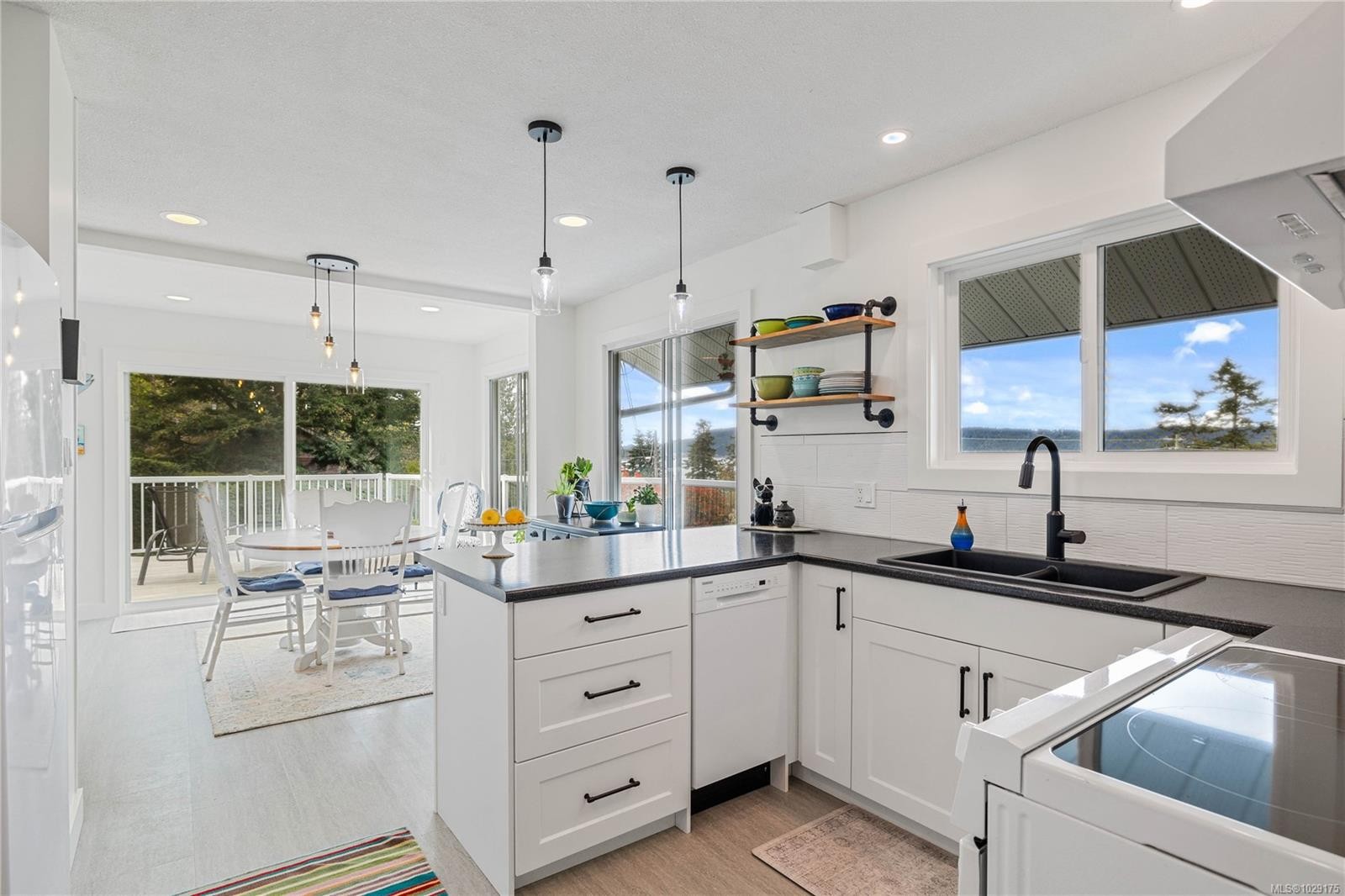 321 Maliview Dr, Salt Spring, BC