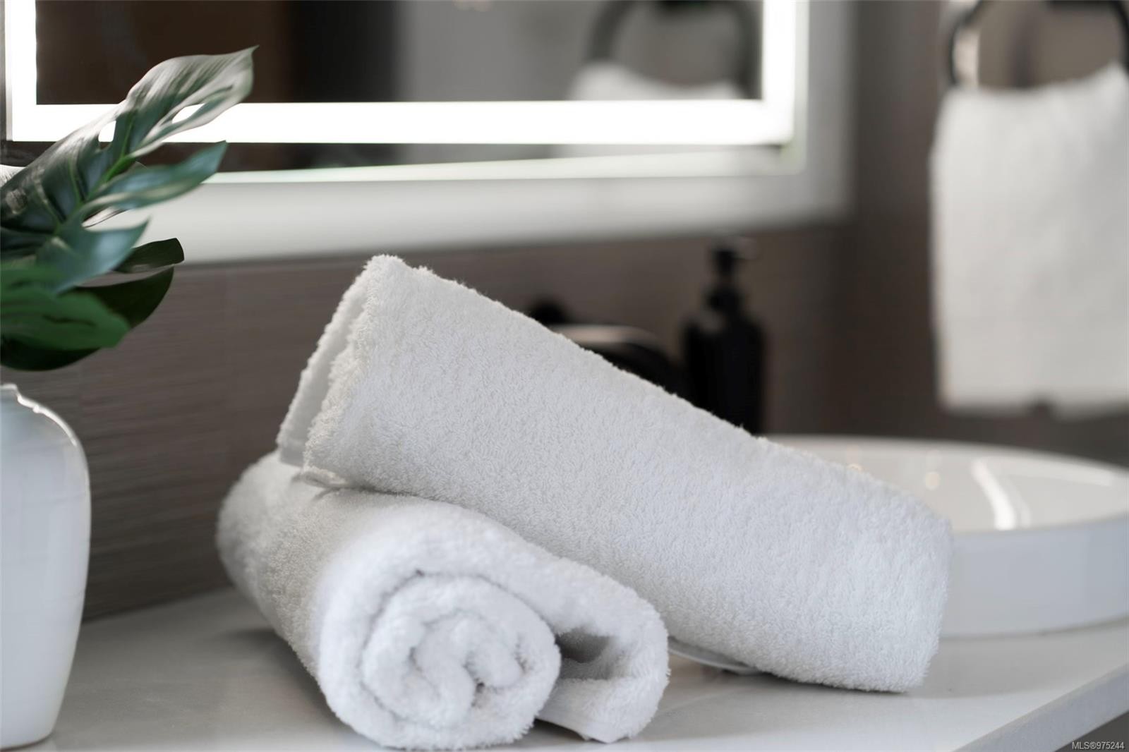 1221 Viewtop Rd, Duncan, BC