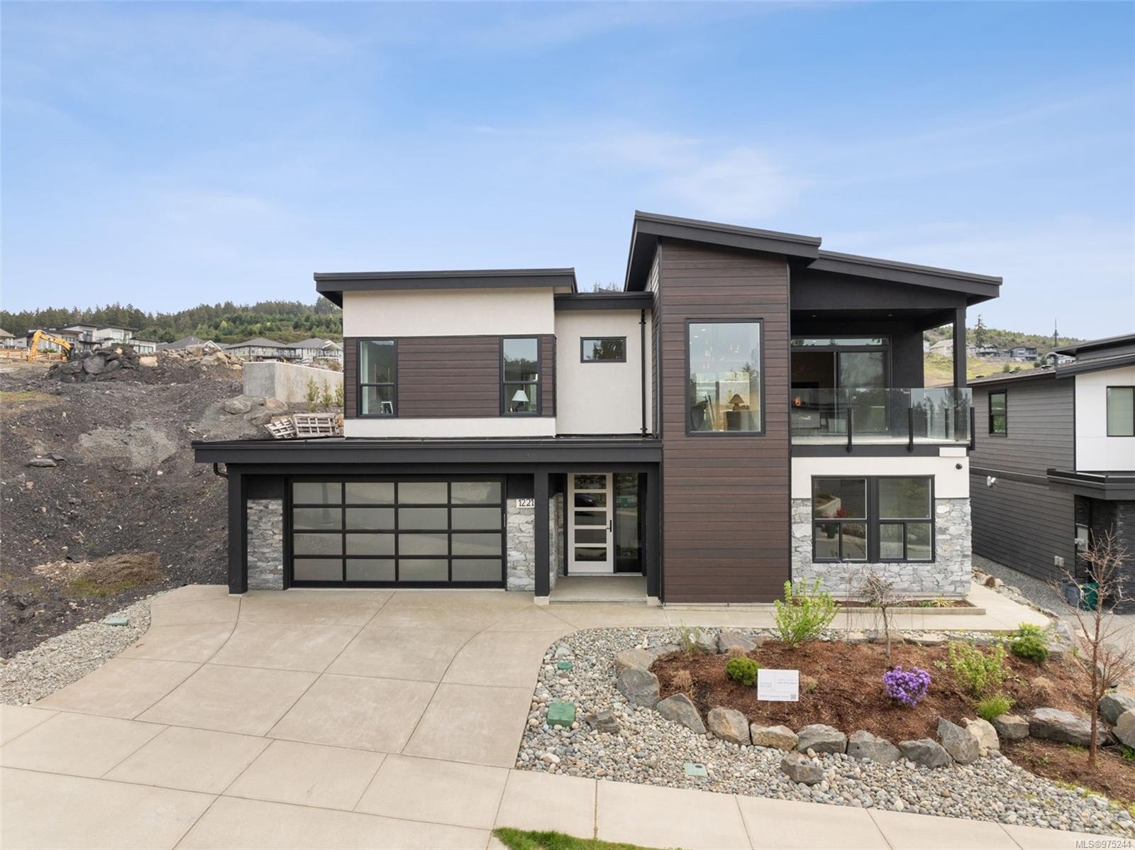 1221 Viewtop Rd, Duncan, BC