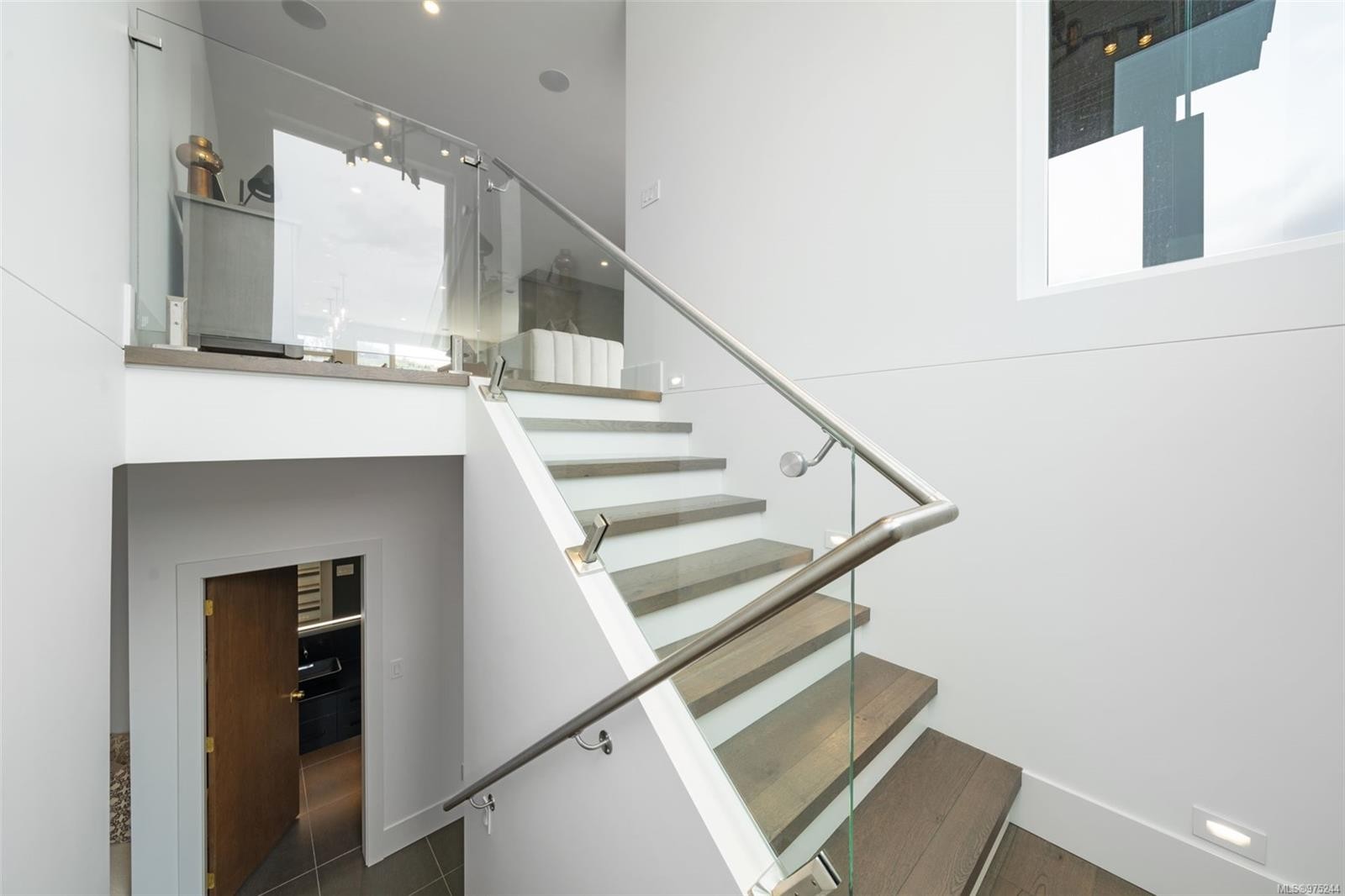 1221 Viewtop Rd, Duncan, BC