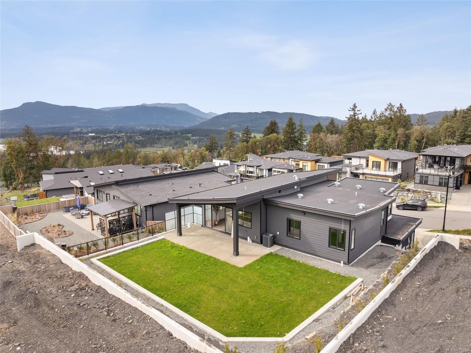 1221 Viewtop Rd, Duncan, BC