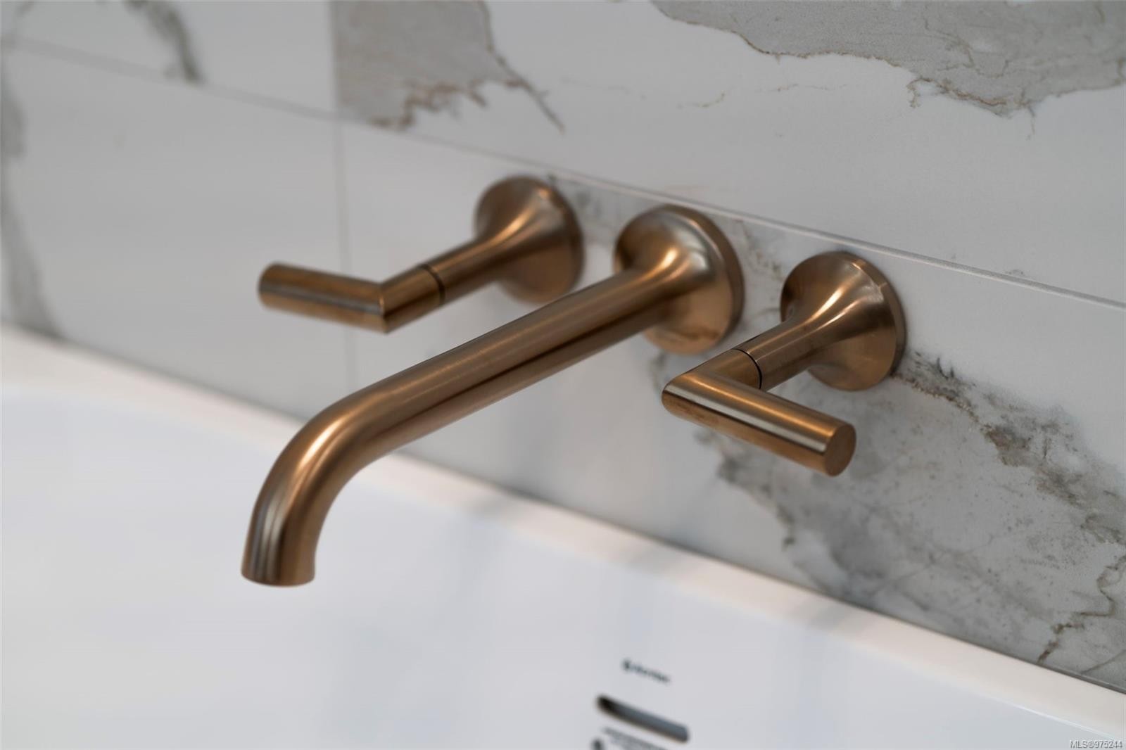 1221 Viewtop Rd, Duncan, BC