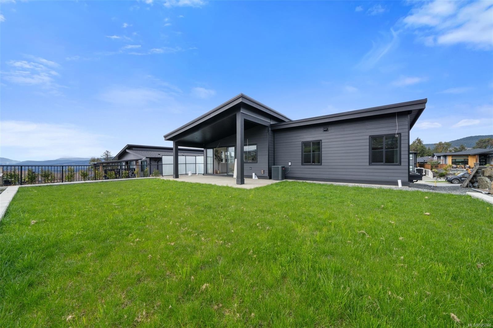 1221 Viewtop Rd, Duncan, BC