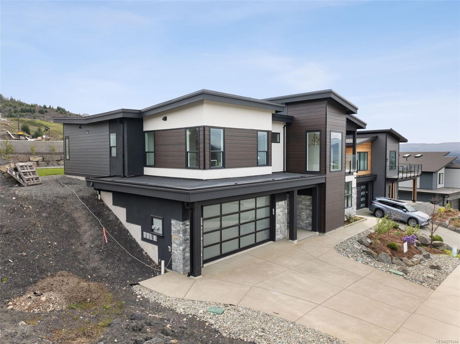 1221 Viewtop Rd, Duncan, BC