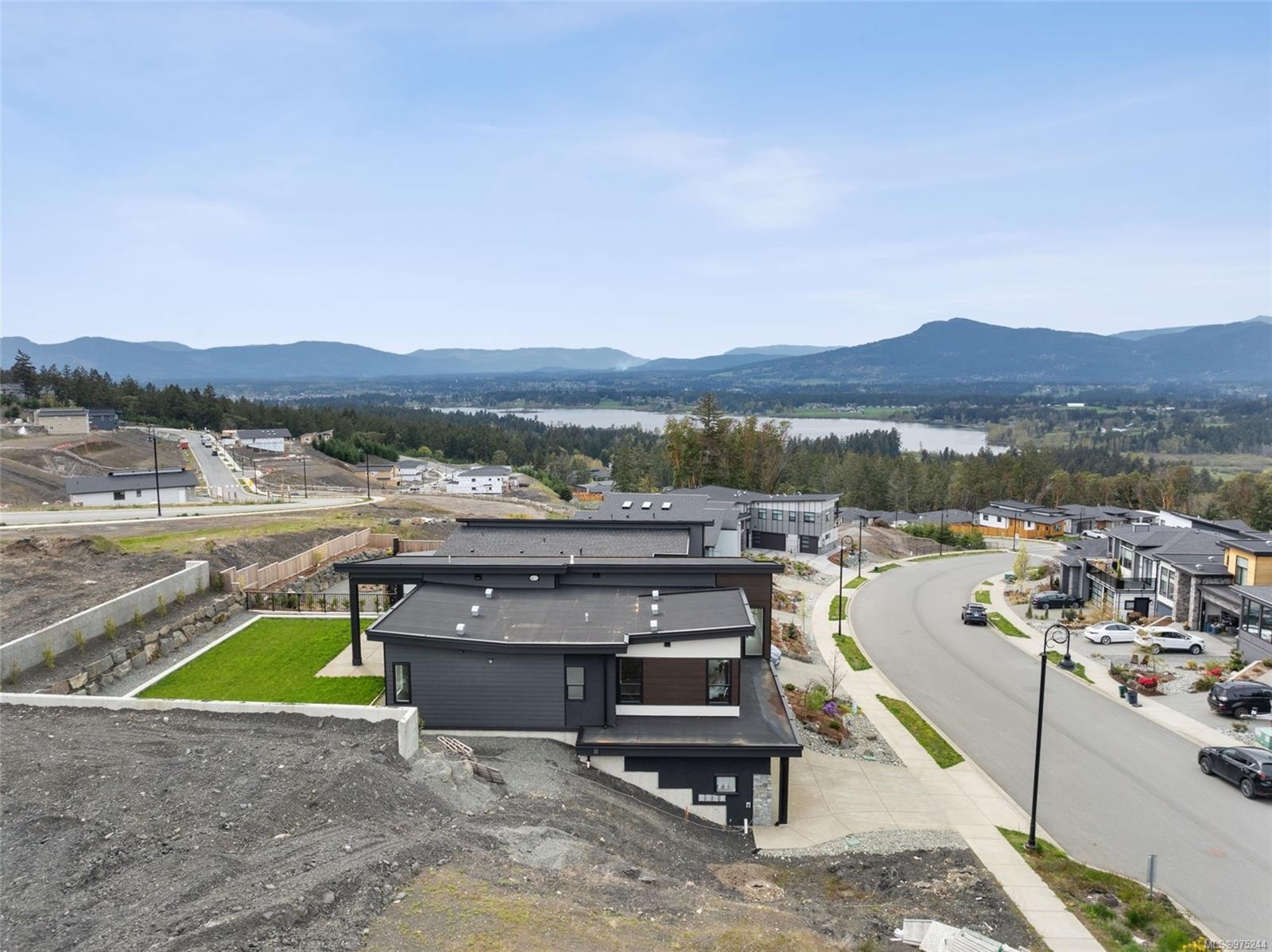 1221 Viewtop Rd, Duncan, BC