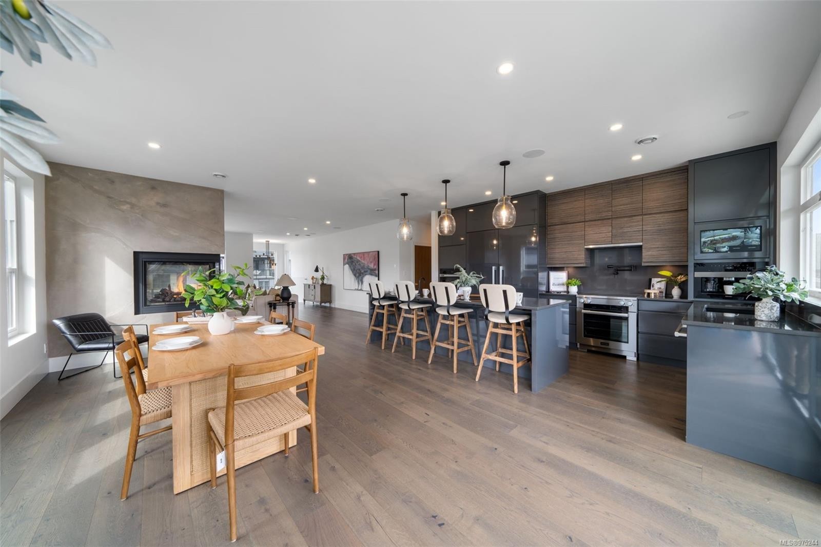 1221 Viewtop Rd, Duncan, BC