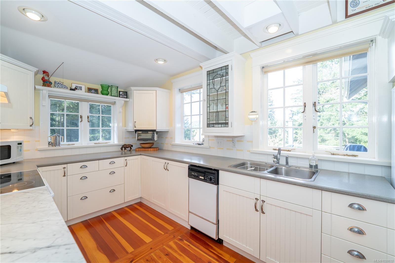 696 Rainbow Rd, Salt Spring, BC