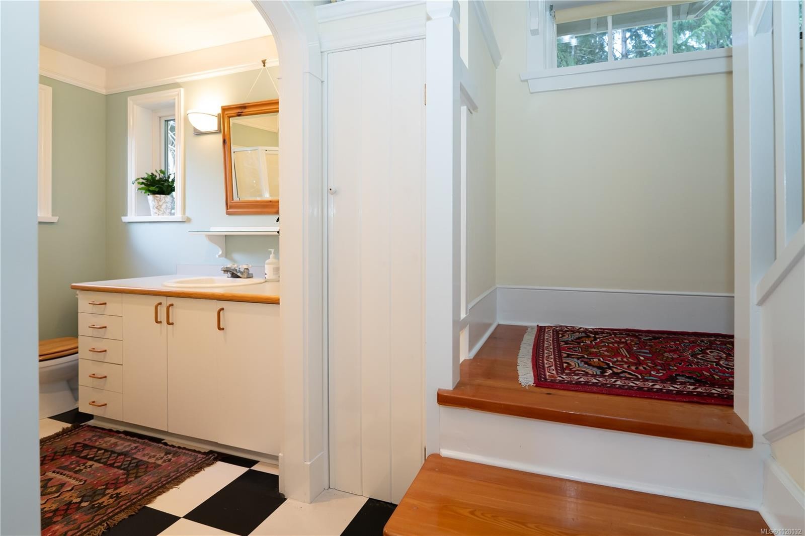 696 Rainbow Rd, Salt Spring, BC