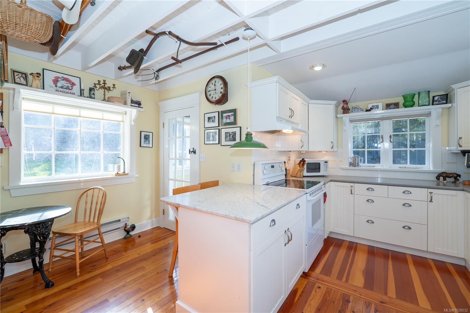 696 Rainbow Rd, Salt Spring, BC