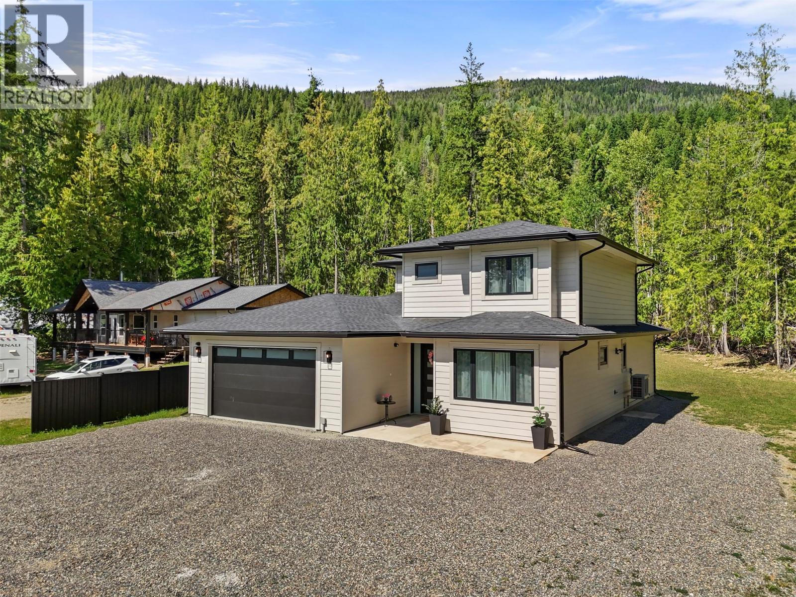 7670 Mountain Drive, Anglemont, BC