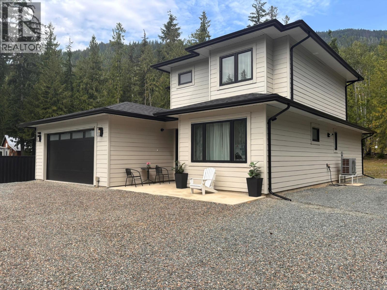 7670 Mountain Drive, Anglemont, BC