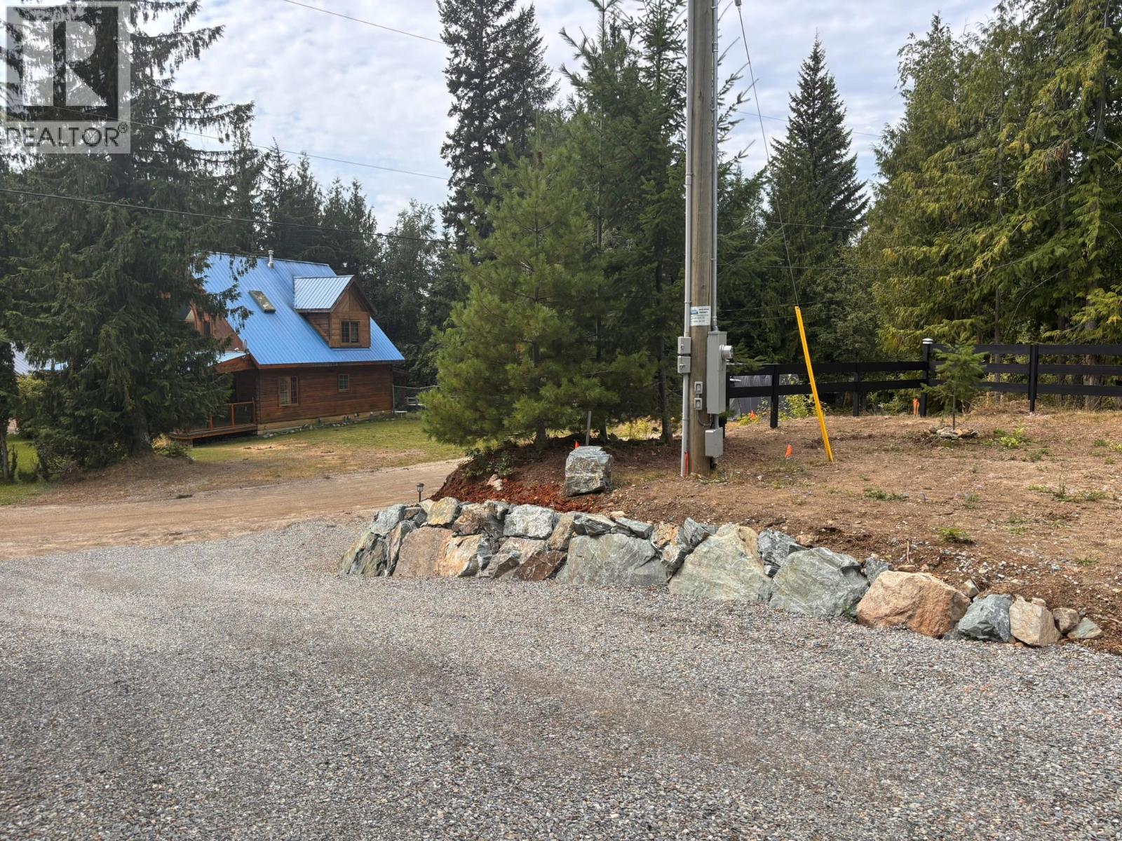 7670 Mountain Drive, Anglemont, BC
