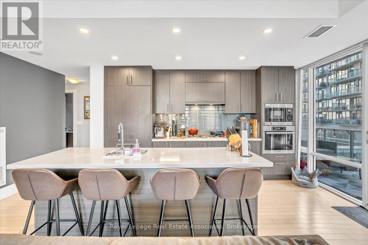 323 - 29 Queens Quay E, Toronto, ON - Indoor