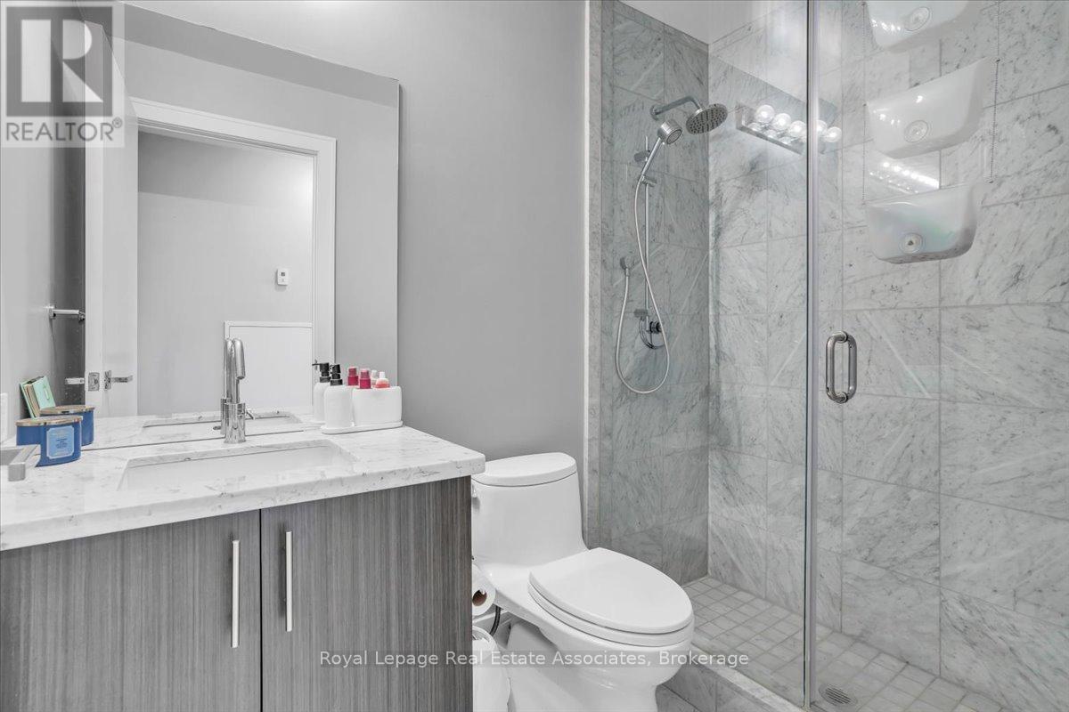 323 - 29 Queens Quay E, Toronto, ON - Indoor Photo Showing Bathroom