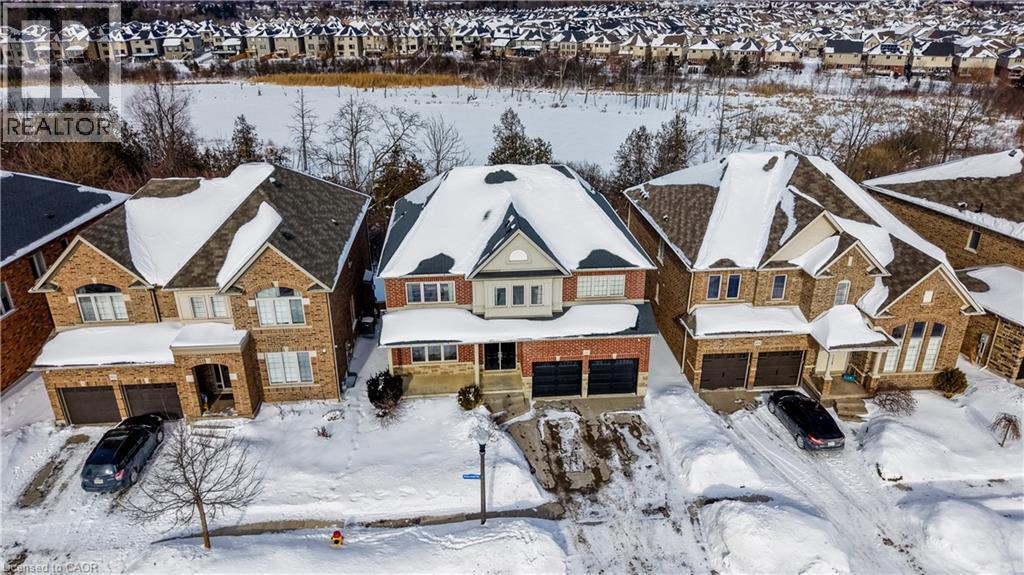 268 Evens Pond Crescent, Kitchener, ON - Outdoor With Facade