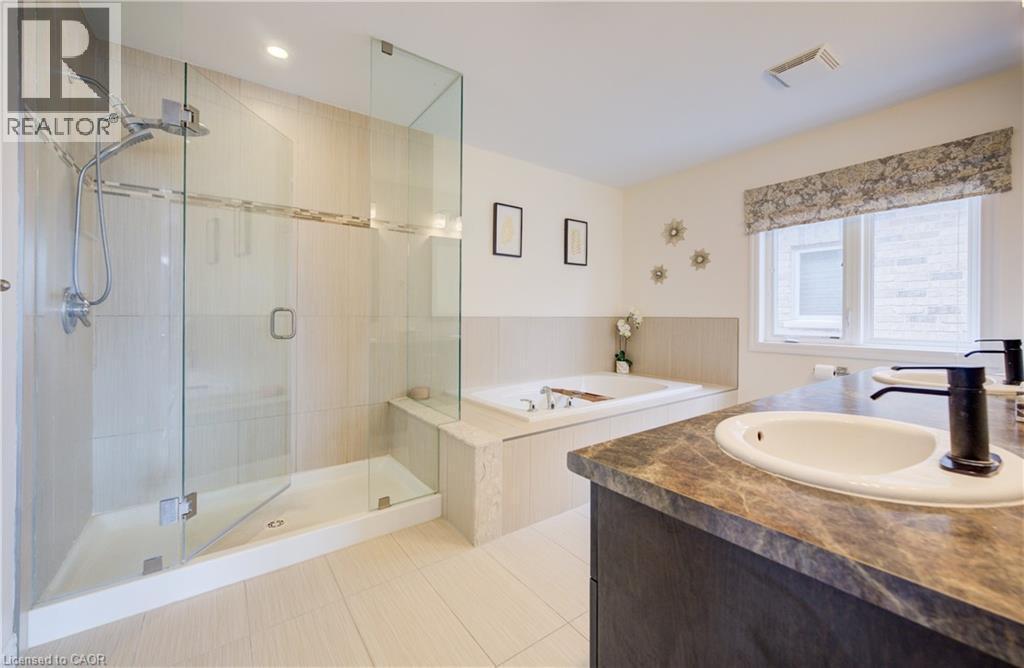 268 Evens Pond Crescent, Kitchener, ON - Indoor Photo Showing Bathroom