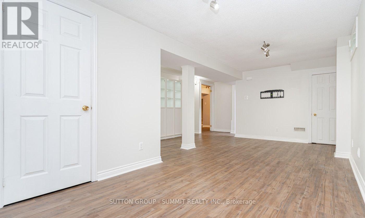 1100 Feeley Court, Mississauga, ON - Indoor Photo Showing Other Room