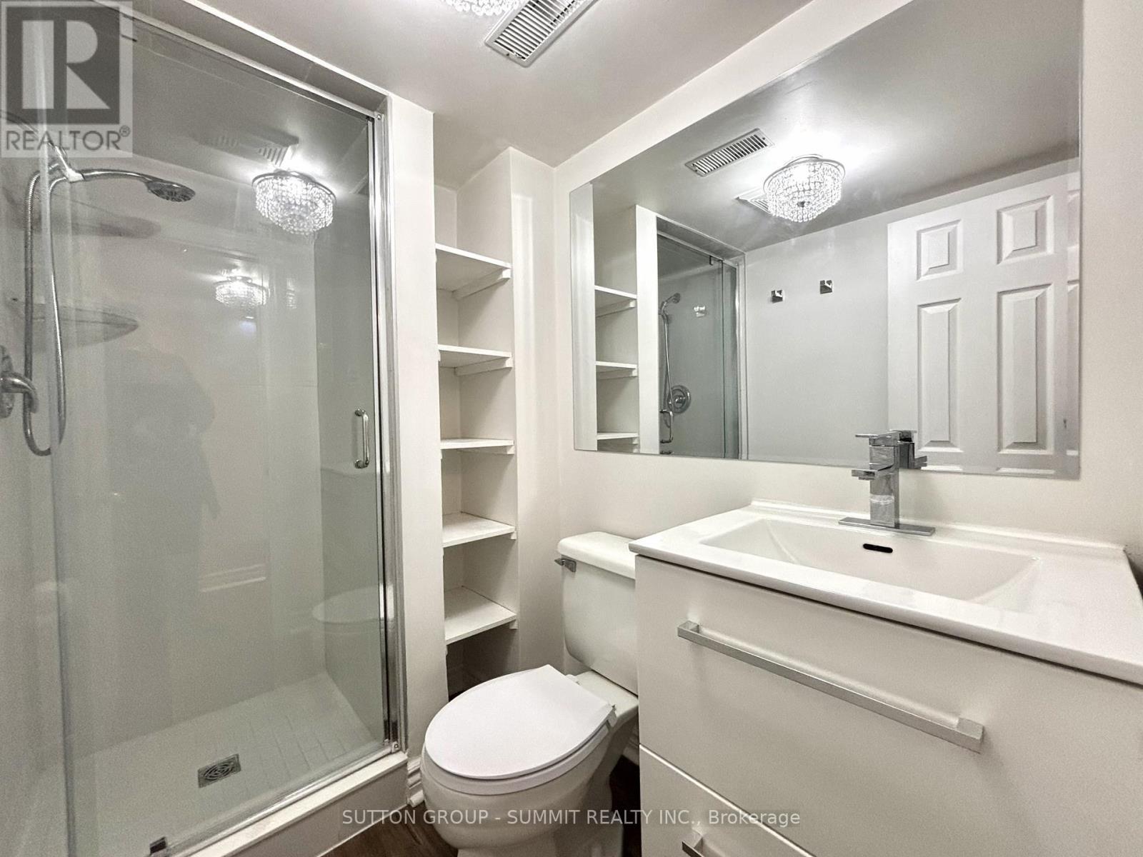 1100 Feeley Court, Mississauga, ON - Indoor Photo Showing Bathroom