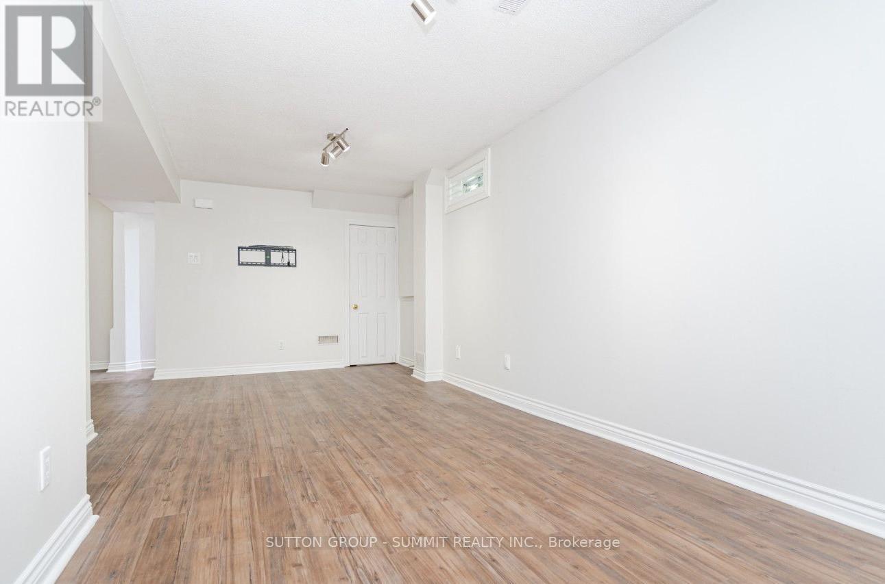 1100 Feeley Court, Mississauga, ON - Indoor Photo Showing Other Room