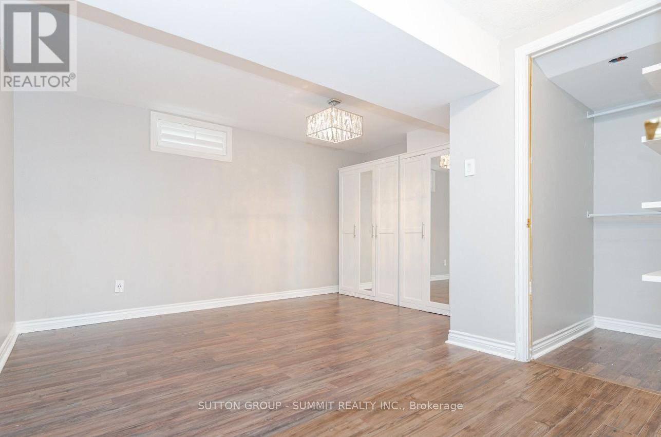 1100 Feeley Court, Mississauga, ON - Indoor Photo Showing Other Room