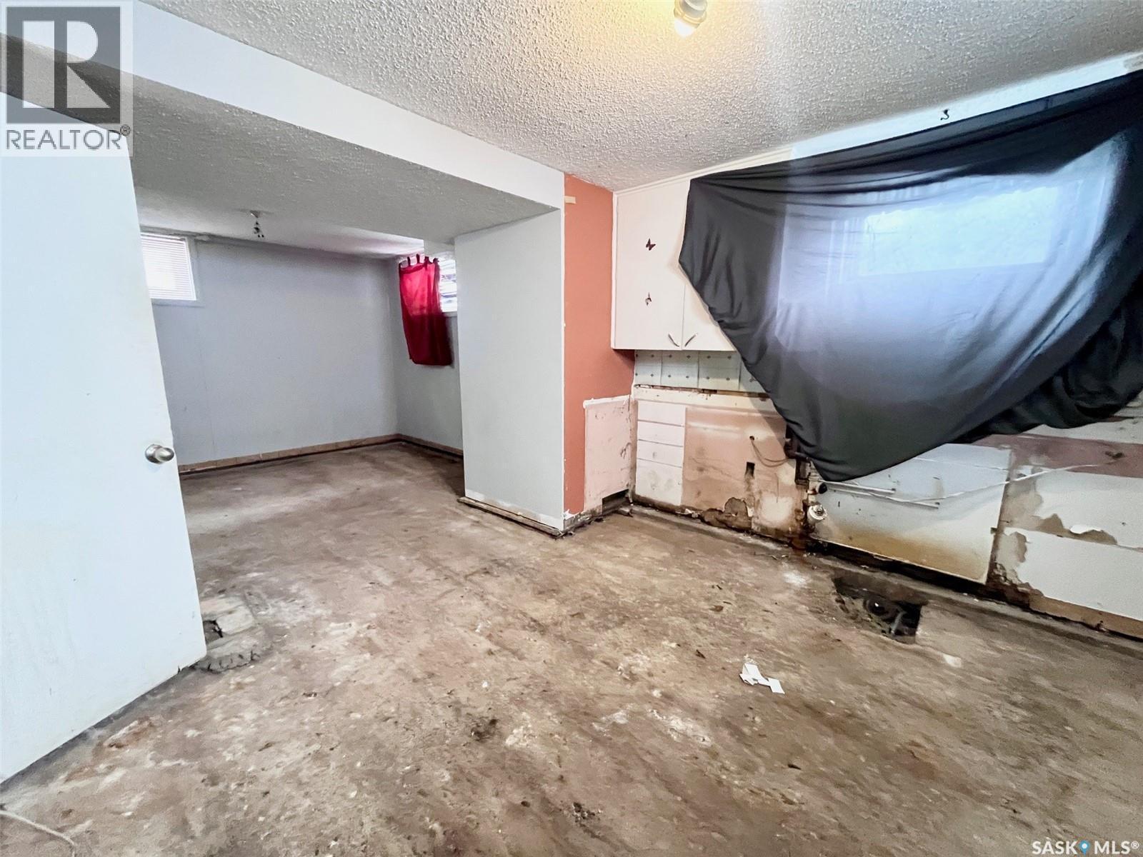 428 11Th Street E, Prince Albert, SK - Indoor