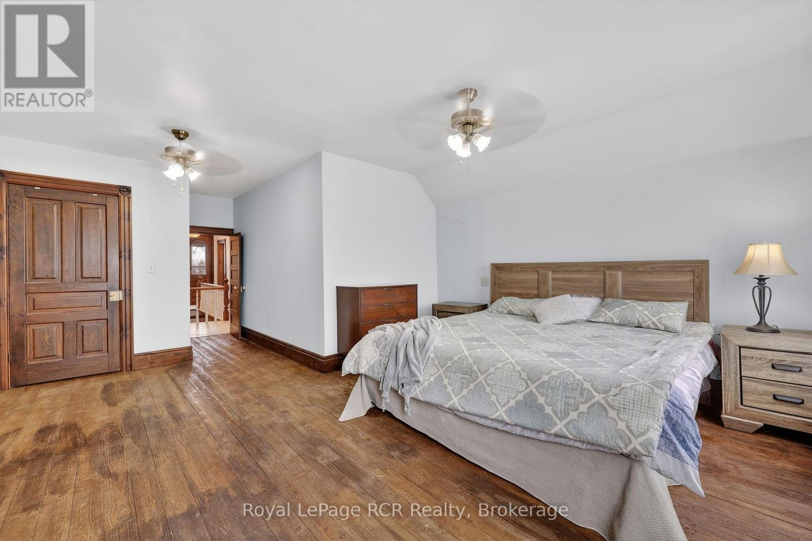 2553 County Road 42, Clearview, ON - Indoor Photo Showing Bedroom