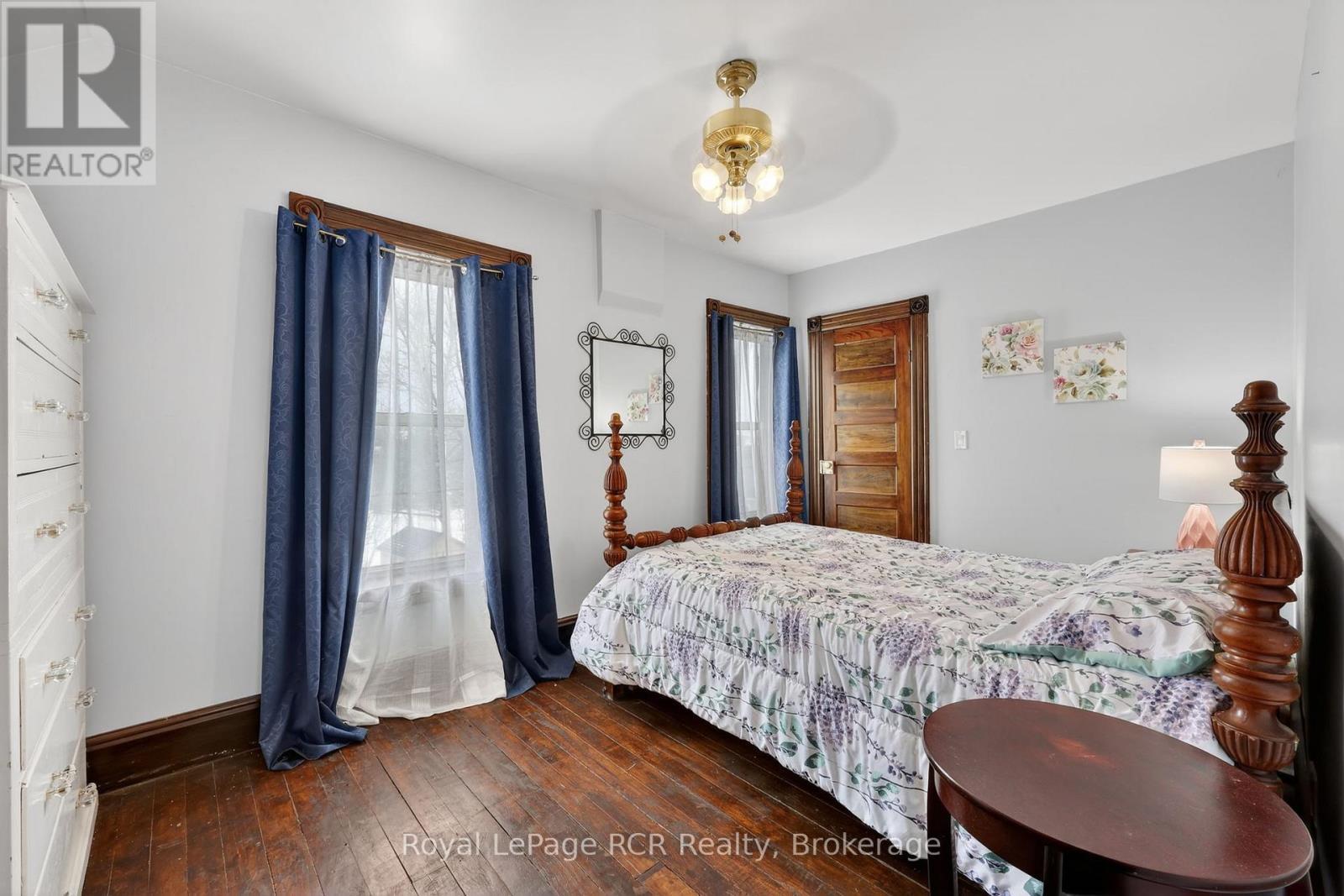 2553 County Road 42, Clearview, ON - Indoor Photo Showing Bedroom